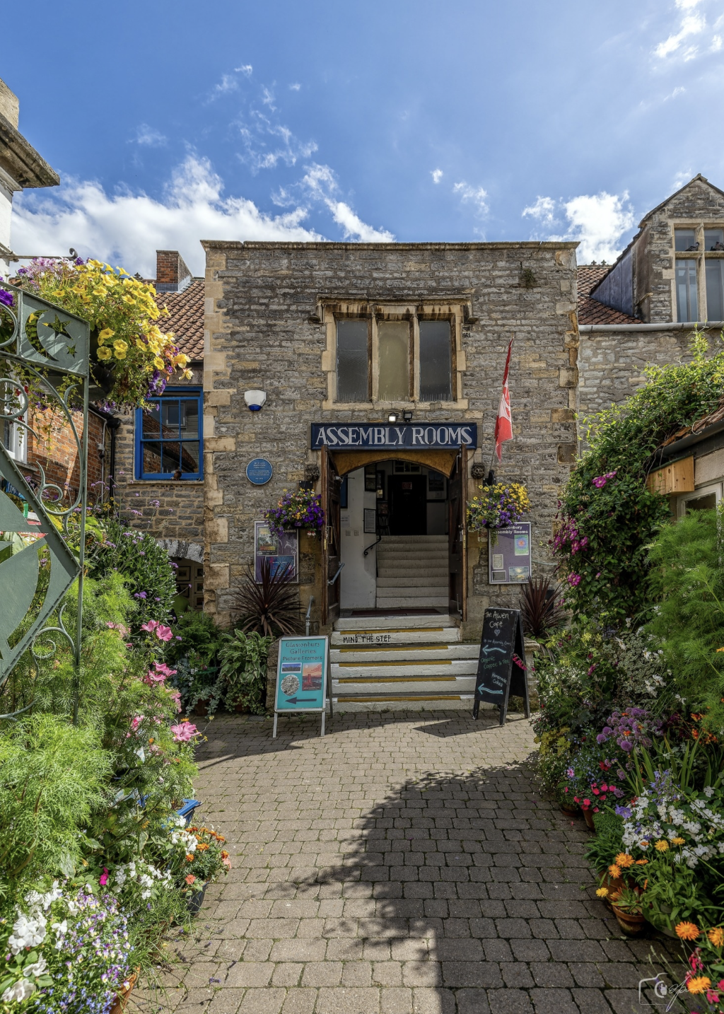 Assembly Rooms Sun 9th Nov - Image 8